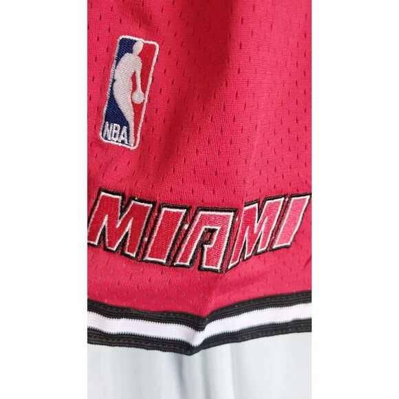 Just Don Miami Heat 1996-97 Stitched Red Basketball Shorts Size Men's Small - Picture 8 of 9